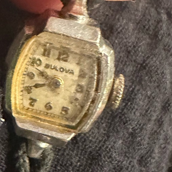 Bulova vintage Collectible 10k filled Woman\'s Mini Formal Dress Watch main image 4